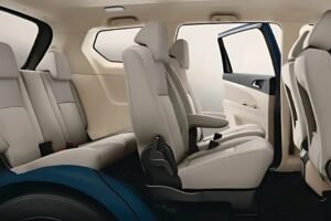 Mahindra Marazzo M6 Plus