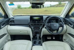 Mahindra XUV 3XO MX2 Pro