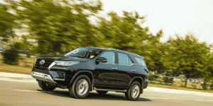 Fortuner 4X2 AT 2.8 Diesel Platinum White Pearl